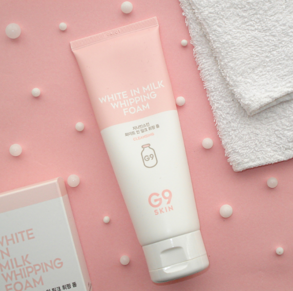 G9 SKIN White In Milk Whipping Foam - Limpiador facial con ácido glicólico y salicílico